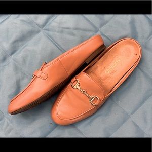 Vionic Women leather slip on loafer size 8